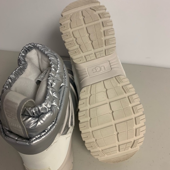 Ugg Yose Puffer Snow Boots - Picture 6 of 7